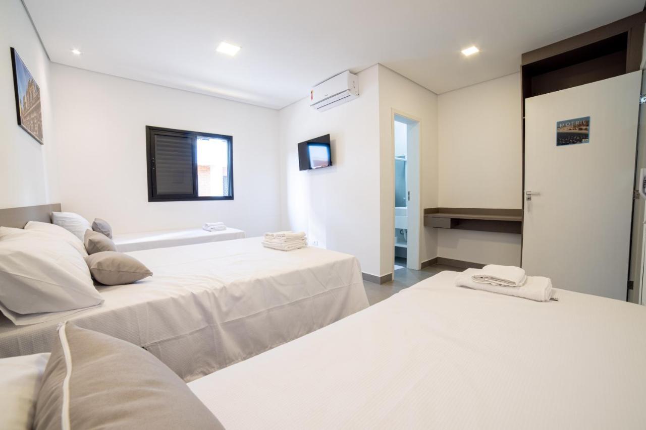 Cadiz - Piscina Climatizada 酒店